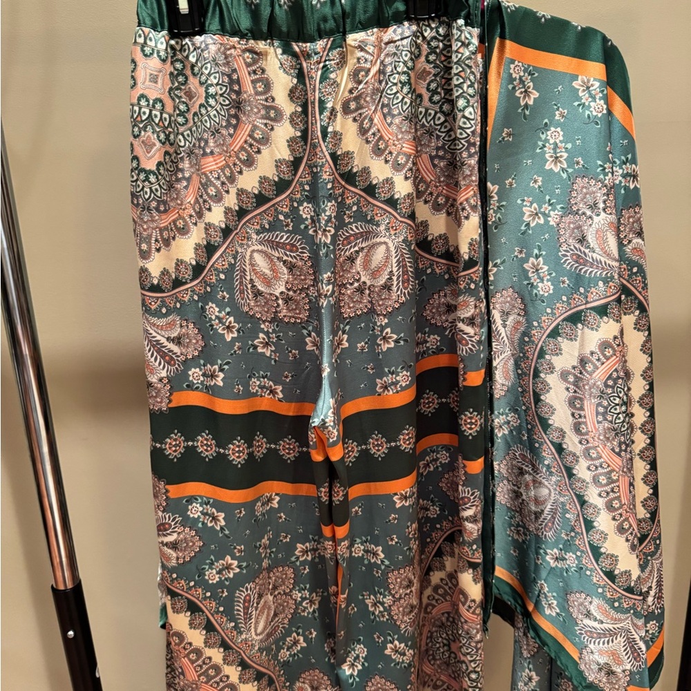 entro Green Printed Wide-Leg Pants with Orange Trim - Picture 7 of 7